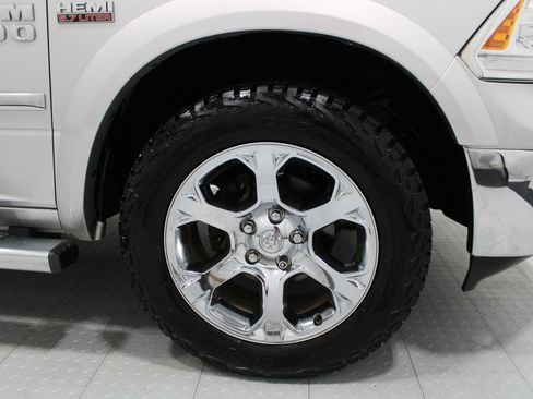 Used 2017 RAM 1500 Laramie w/ Convenience Group AWD/4WD image 5
