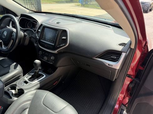 Used 2017 Jeep Cherokee Trailhawk AWD/4WD image 17