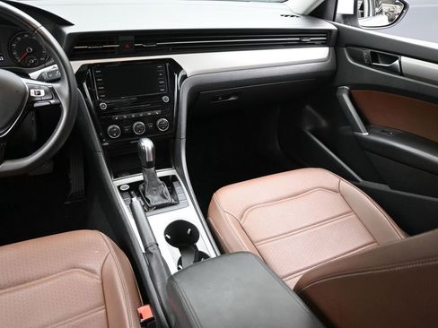 Used 2022 Volkswagen Passat 2.0T SE image 13