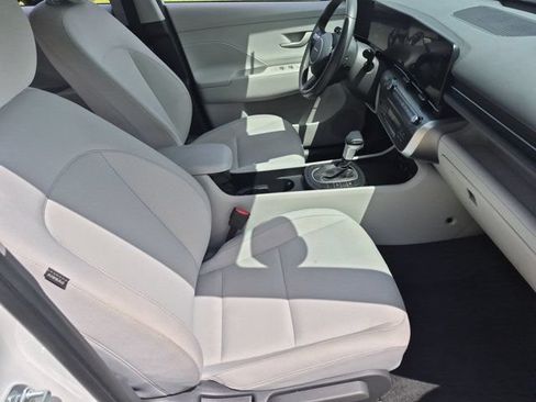 Used 2025 Hyundai Kona SEL FWD image 30