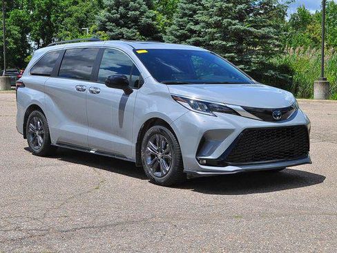 Certified 2024 Toyota Sienna XSE w/ XSE Plus Package AWD/4WD image 1