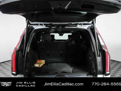 Used 2026 Cadillac Escalade ESV Platinum Sport w/ LPO, ONYX Package AWD/4WD image 30