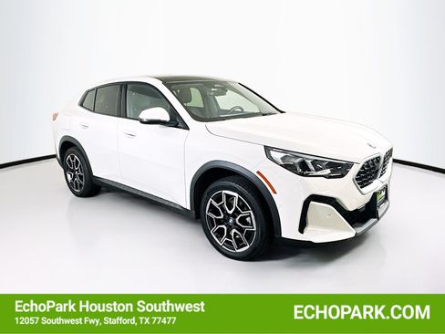Used 2026 BMW X2 xDrive28i AWD/4WD image 1
