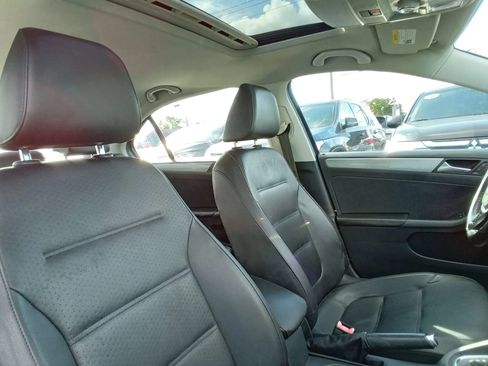 Used 2015 Volkswagen Jetta SE FWD image 17
