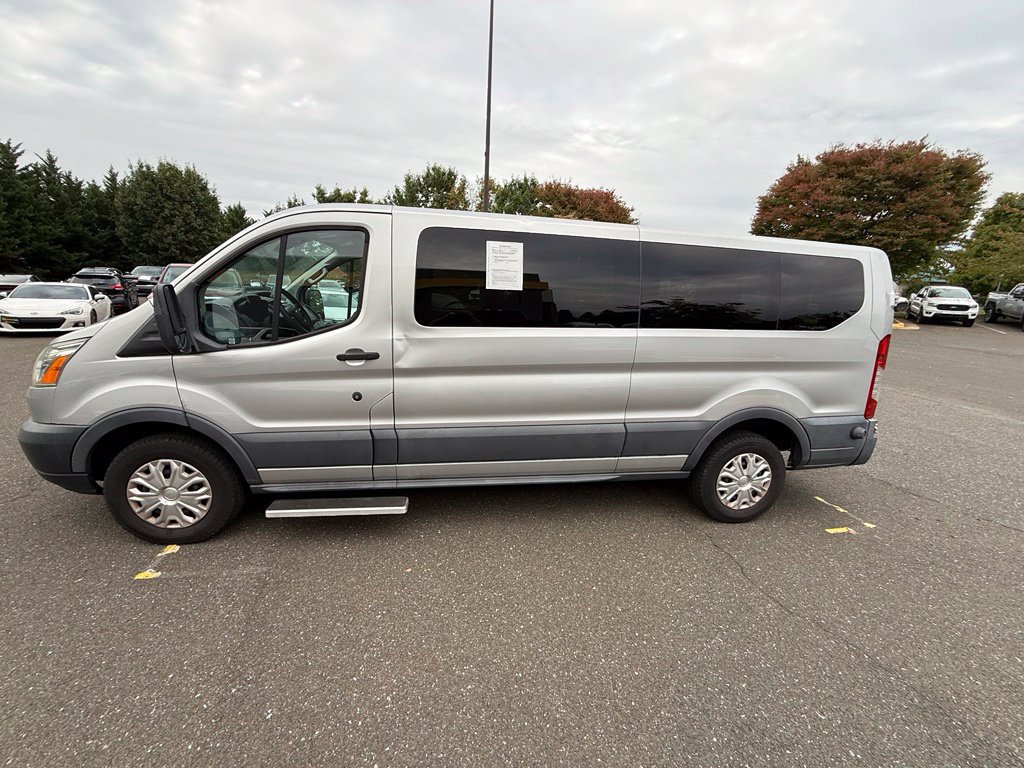 Used 2015 Ford Transit 350 XLT RWD image 4