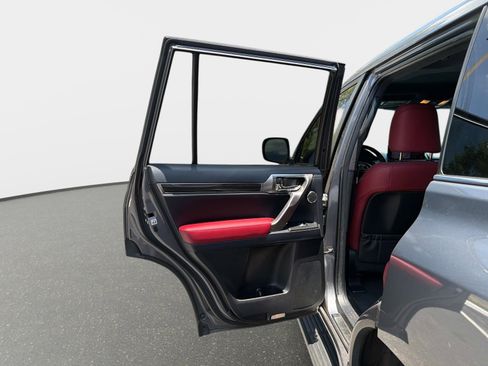 Used 2022 Lexus GX 460 Premium w/ Premium Plus Package AWD/4WD image 29