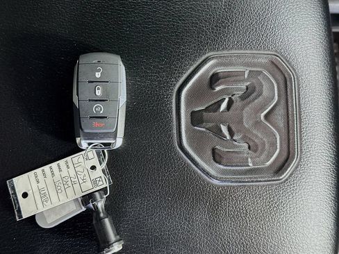 Used 2024 RAM 1500 Laramie AWD/4WD image 35