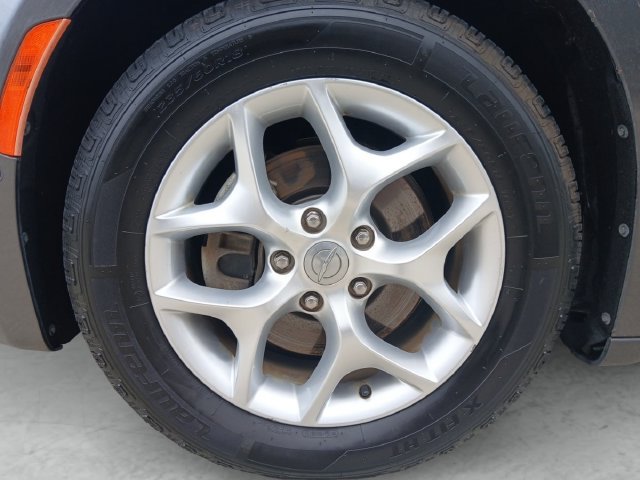 Used 2017 Chrysler Pacifica Touring-L Plus FWD image 24