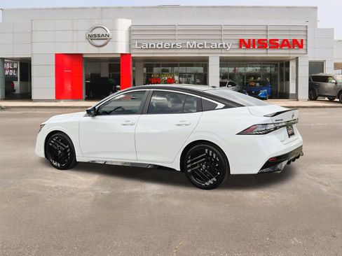 New 2026 Nissan Sentra SR w/ SR Premium Package FWD image 5