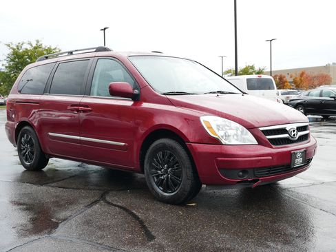 Used 2008 Hyundai Entourage image 7