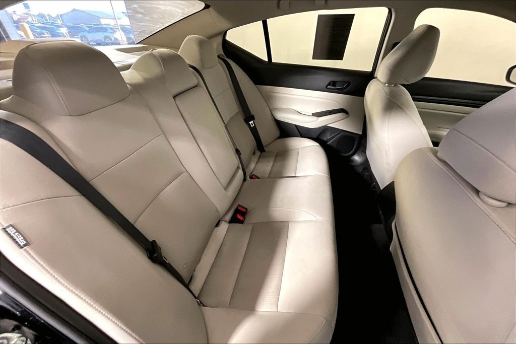 Used 2025 Nissan Altima 2.5 SV FWD image 32