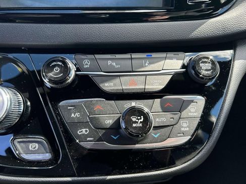 New 2026 Chrysler Voyager LX image 13