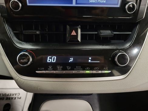 Used 2020 Toyota Corolla LE FWD image 17