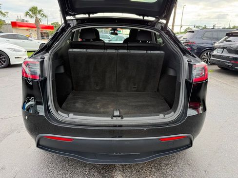 Used 2023 Tesla Model Y Long Range AWD/4WD image 23
