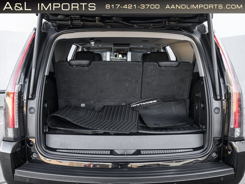 Used 2019 Cadillac Escalade Luxury image 35