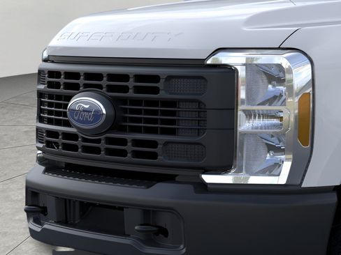 Used 2026 Ford F250 XL w/ Snow Plow/Camper Package AWD/4WD image 18