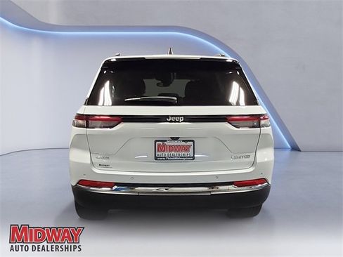 Used 2022 Jeep Grand Cherokee Limited image 4