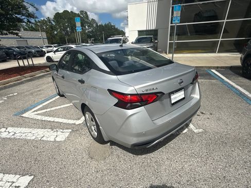 Used 2020 Nissan Versa S FWD image 10