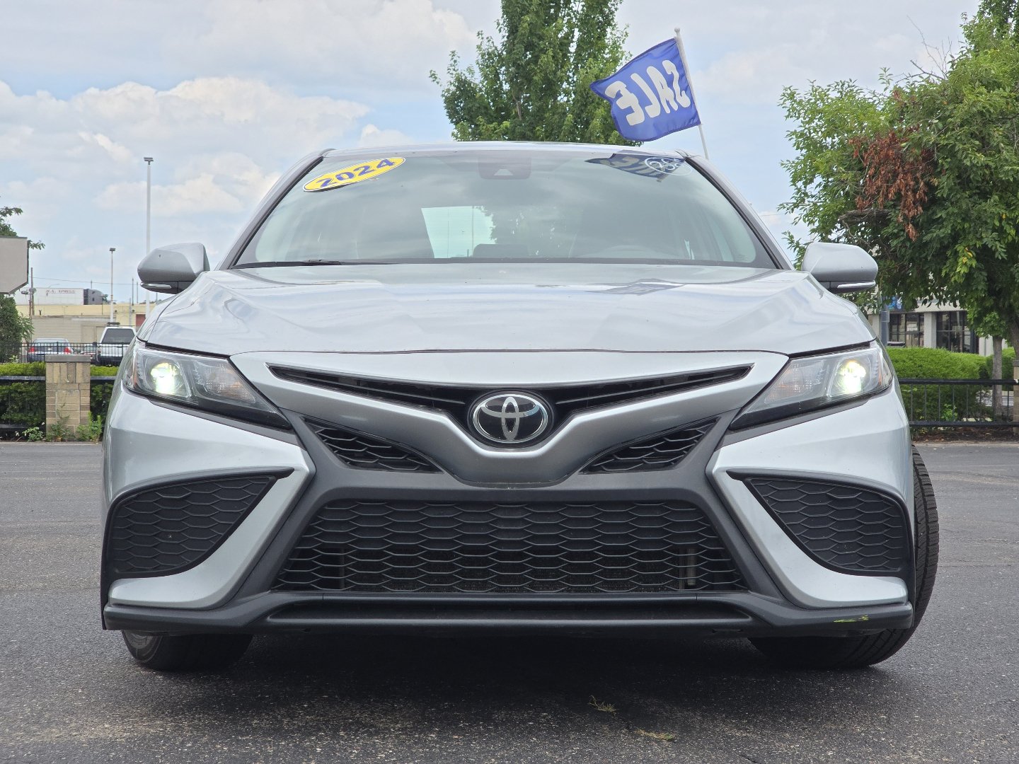 Used 2024 Toyota Camry SE FWD image 18