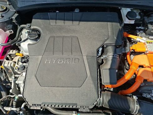 Used 2025 Hyundai Elantra Limited FWD image 27