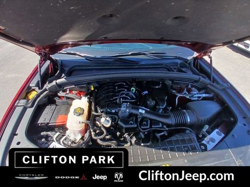 Certified 2023 Jeep Grand Cherokee Limited AWD/4WD image 27