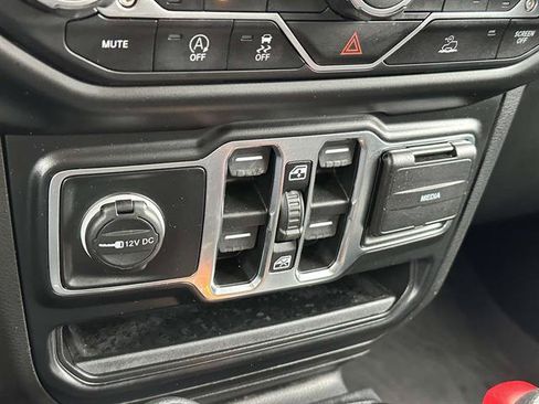 Used 2022 Jeep Gladiator Sport AWD/4WD image 42