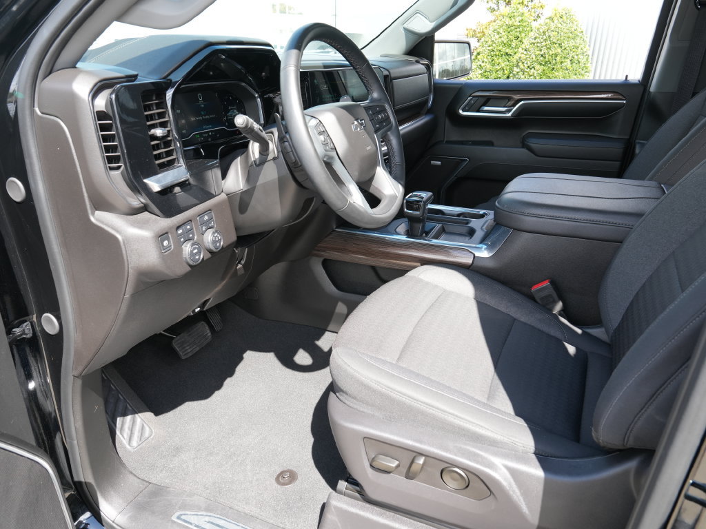 Used 2024 Chevrolet Silverado 1500 RST w/ Convenience Package II AWD/4WD image 24