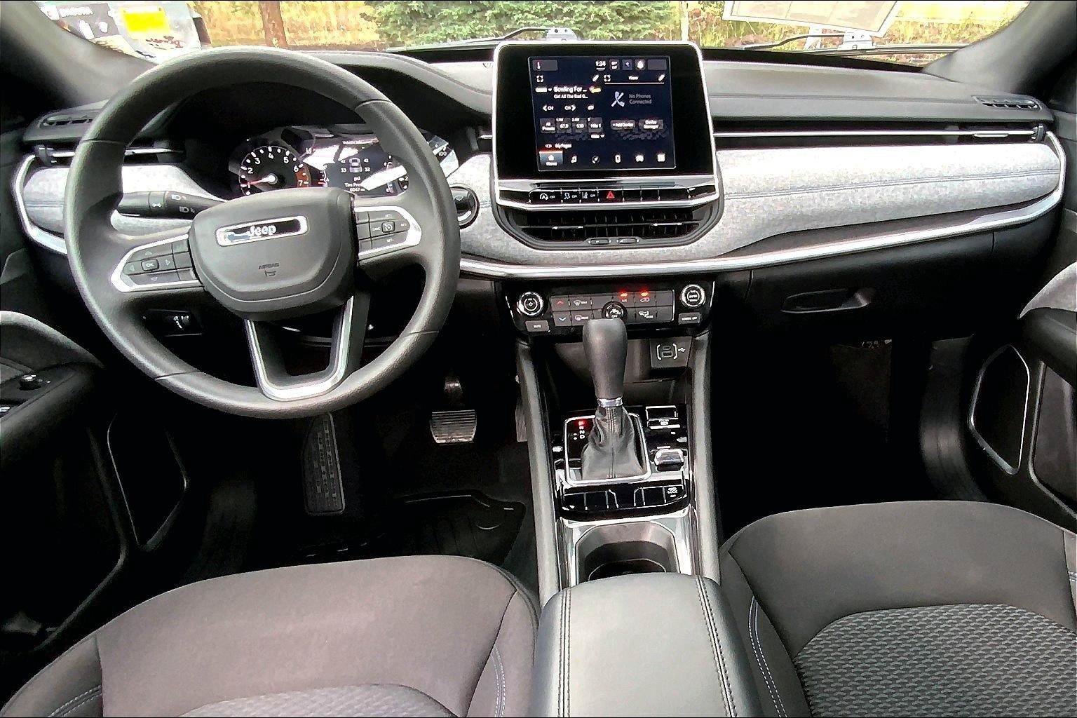 Used 2025 Jeep Compass Sport AWD/4WD image 15
