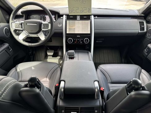 Certified 2025 Land Rover Discovery S image 16