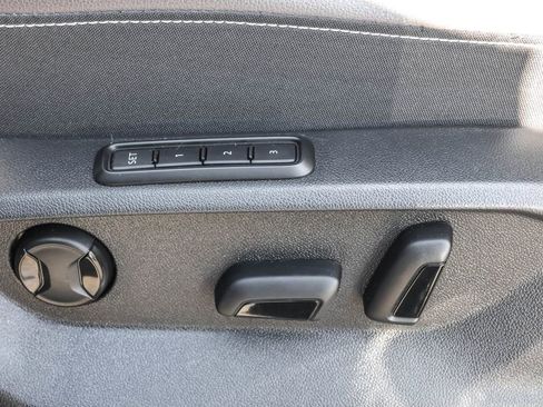 Certified 2025 Volkswagen Atlas SEL AWD/4WD image 9