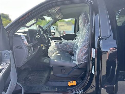 New 2025 Ford F550 4x4 Regular Cab Super Duty image 9