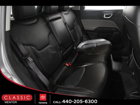 Used 2022 Jeep Compass Latitude w/ Sun and Sound Group AWD/4WD image 18