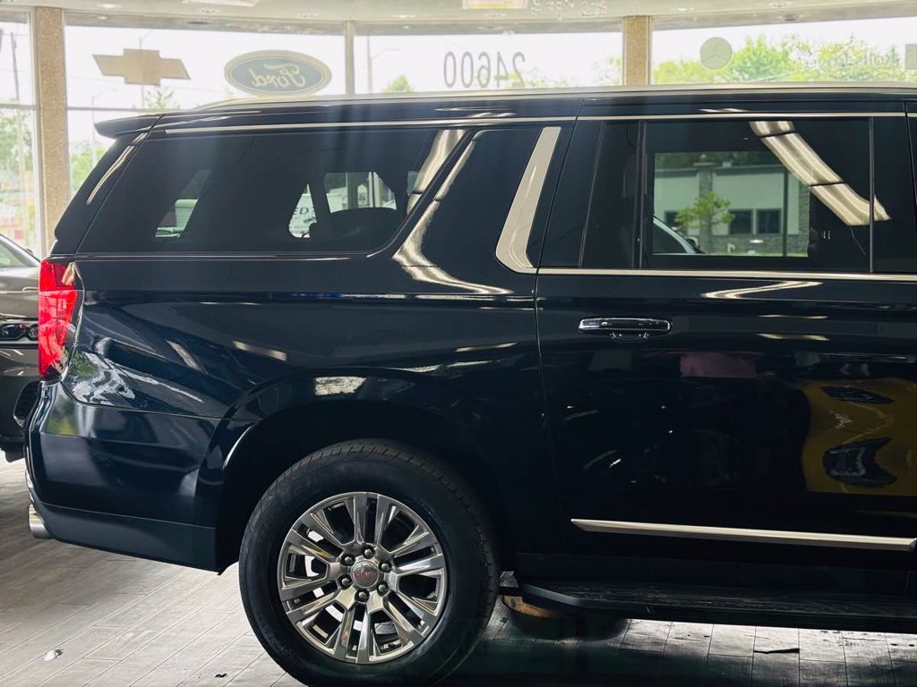 Used 2021 GMC Yukon XL Denali w/ Advanced Technology Package AWD/4WD image 6