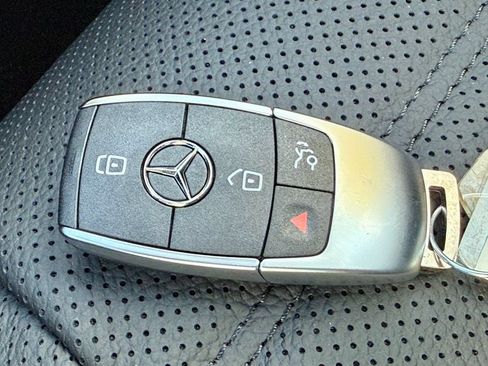 Used 2025 Mercedes-Benz GLE 580 4MATIC image 31