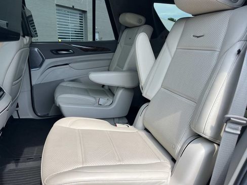 Certified 2023 Cadillac Escalade Sport Platinum w/ LPO, ONYX Package AWD/4WD image 20