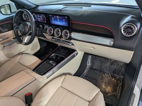 New 2025 Mercedes-Benz GLB 250 4MATIC image 21