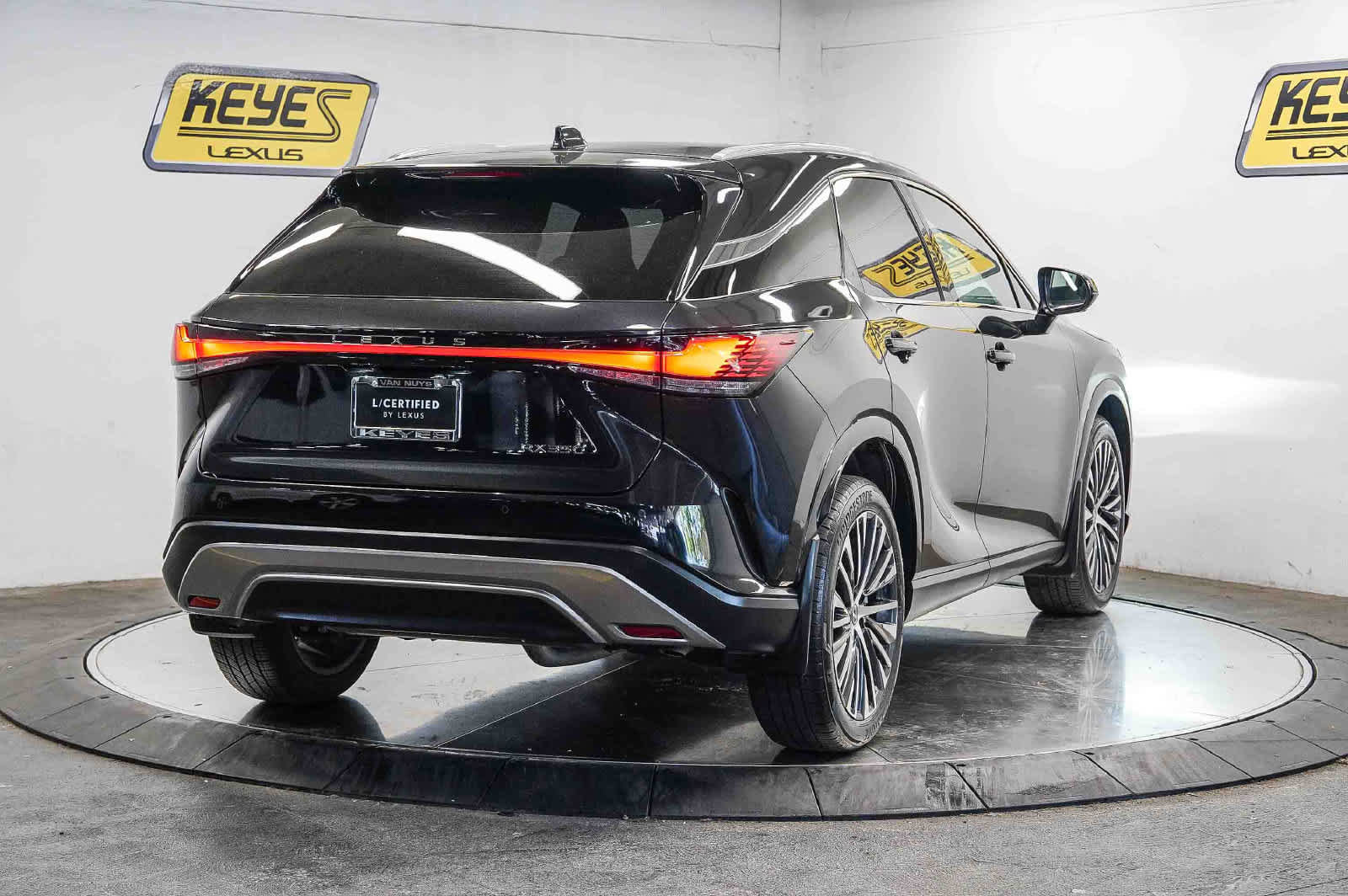 Used 2024 Lexus RX 350 Premium Plus w/ Convenience Package FWD image 4