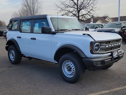 New 2025 Ford Bronco 4-Door image 5