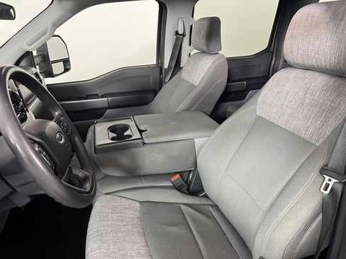 Used 2023 Ford F150 XLT image 2