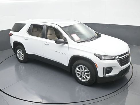 Used 2022 Chevrolet Traverse LS image 51
