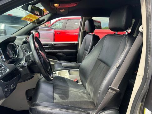 Used 2019 Dodge Grand Caravan SXT FWD image 5