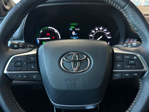 Used 2022 Toyota Sienna XLE Woodland Edition AWD/4WD image 27