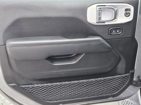 Used 2021 Jeep Wrangler Unlimited Sahara image 18