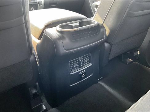 Used 2018 Nissan Titan SV w/ SV Convenience Package AWD/4WD image 34