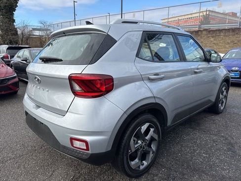 Used 2022 Hyundai Venue SEL w/ Cargo Package image 15