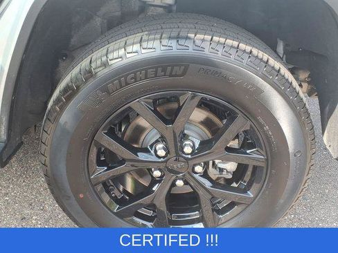 Certified 2025 Jeep Grand Cherokee Altitude AWD/4WD image 14