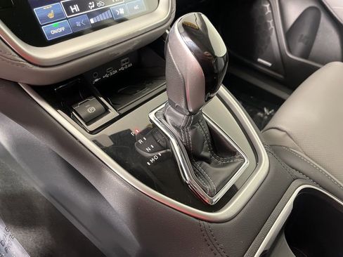 Used 2024 Subaru Outback Limited image 32