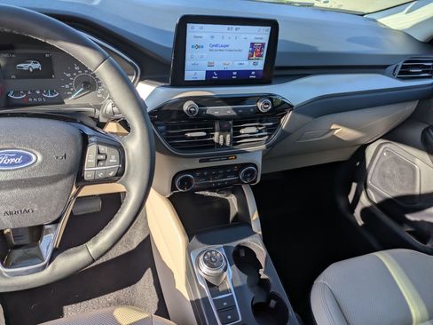 Certified 2022 Ford Escape SEL AWD/4WD image 22