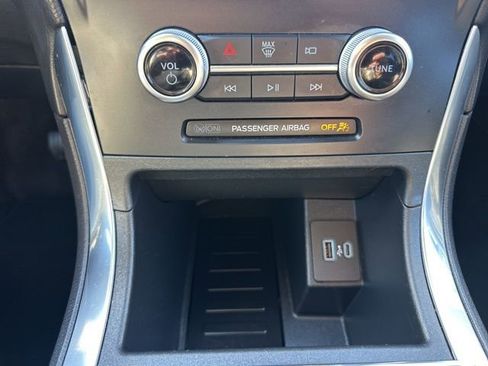 Used 2024 Ford Edge Titanium image 20