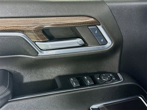 Used 2024 Chevrolet Silverado 2500 LT image 24